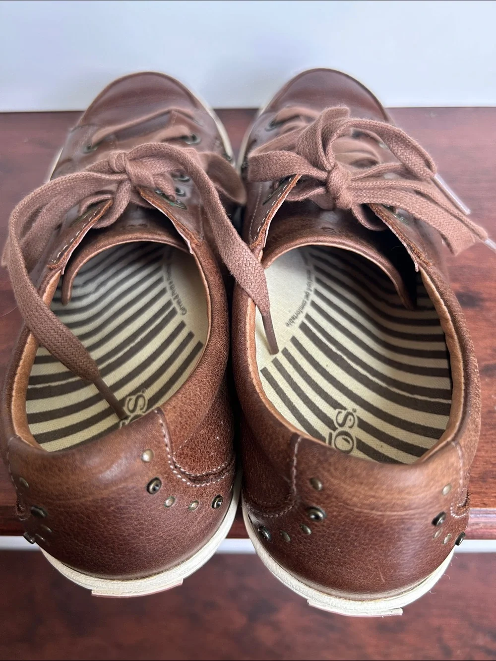 Taos Footwear casual lace